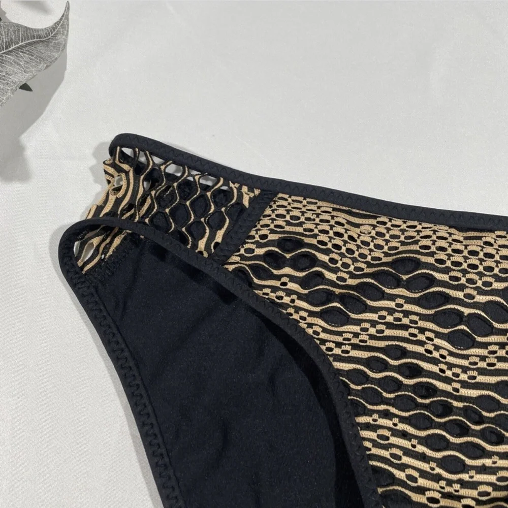 NEW Becca [‎ XS ] Reveal Hipster Bikini Bottoms in Black/Tan